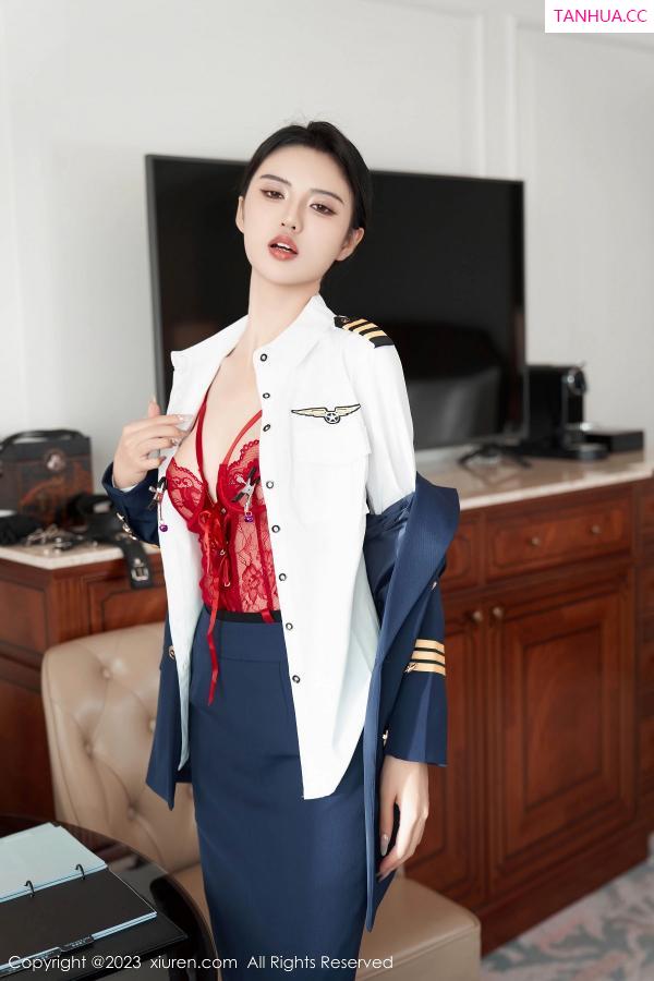 李浅浅  [XiuRen]高清写真图 2023.11.29 No.7737 浅浅Danny 黑丝美腿第45张图片